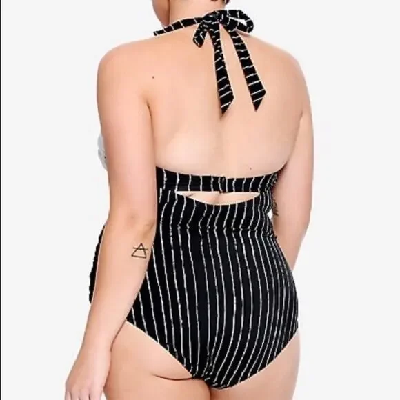 Hot Topic Disney Nightmare Before Christmas Jack Skellington Swimsuit Sz.XL - Picture 4 of 16